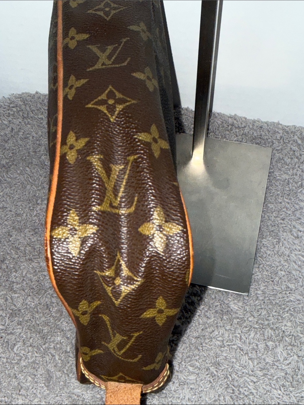 Louis Vuitton Brown Monogram Canvas Clutch with Tan Trim - Picture 9 of 14